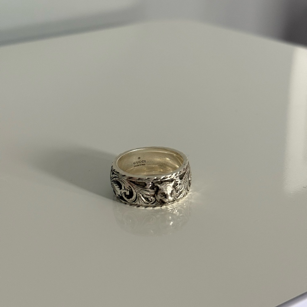 Gucci Silver Scrollwork Ring